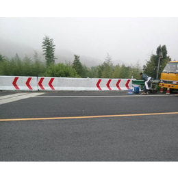 安徽波形护栏|合肥昌顺护栏|波形护栏一米多少钱_道路减速设备_第一枪