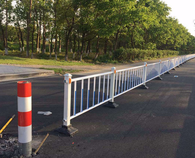 道路防护栏多少钱一米-安徽道路防护栏-昌顺交通设施
