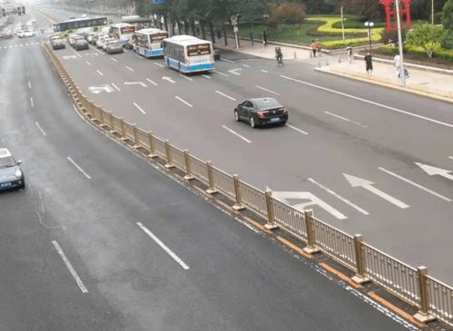 擦亮首都西大门 石景山路交通设施换新颜